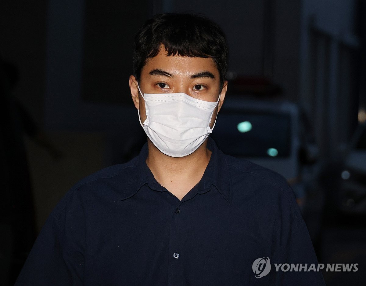 아동 성매매 혐의 최영중 전 청주시의원, 경찰 15시간 밤샘 조사