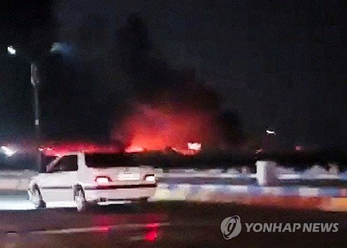 이란 남부 연쇄 폭발…미군기지 대규모 보복 경고
