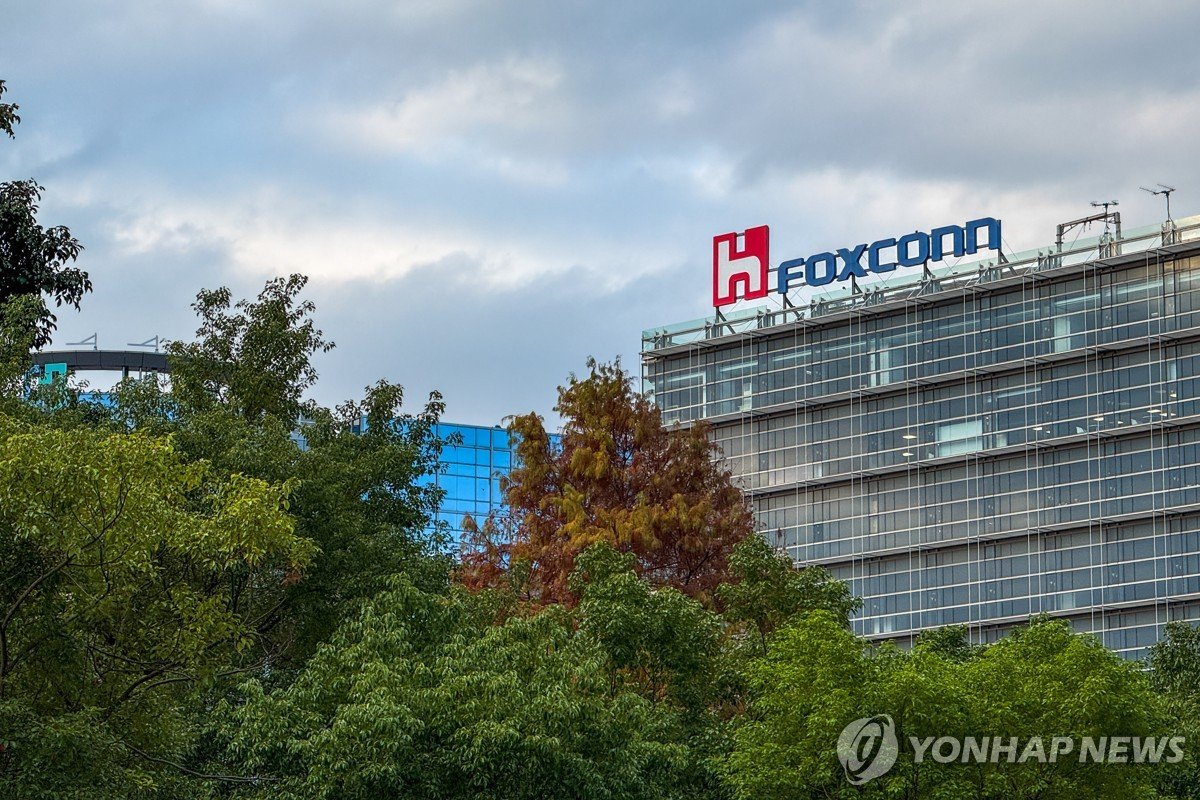 폭스콘 2분기 매출 40% 급증…AI 서버가 성장 견인
