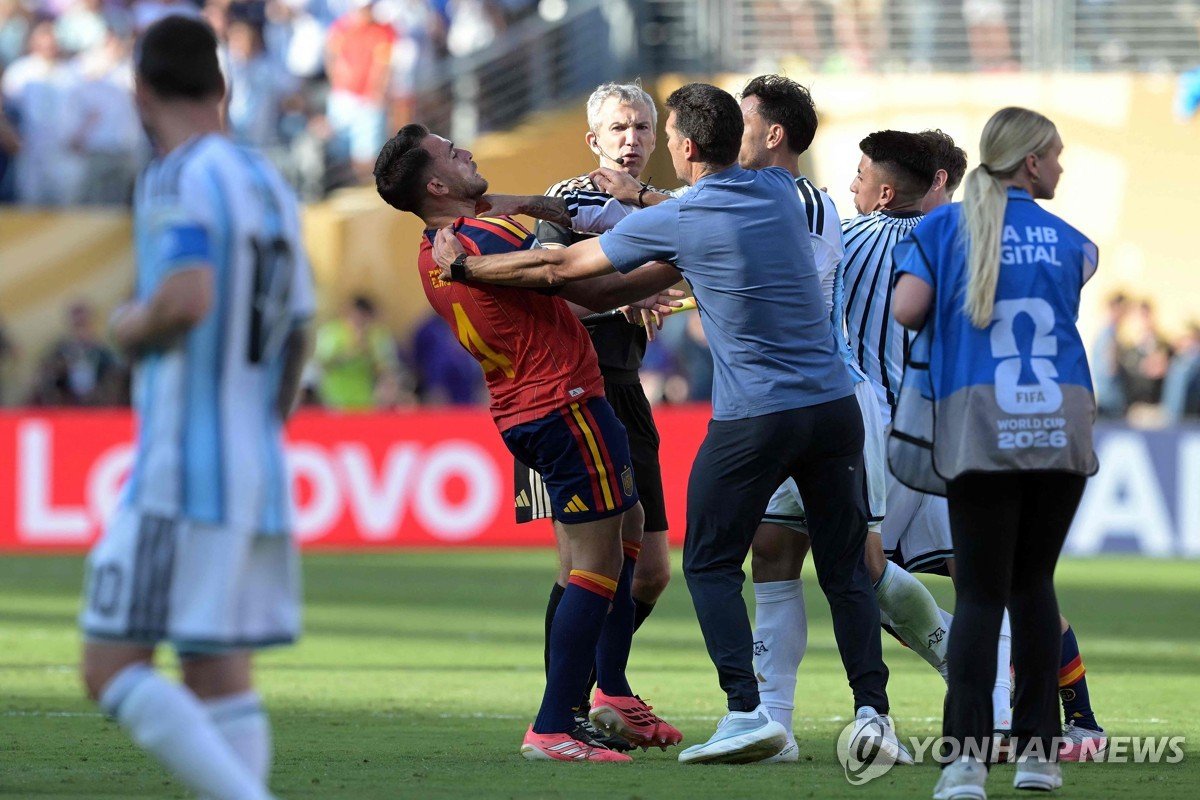 FIFA, 아르헨티나 징계 절차 착수…결승 난투극·정치적 현수막 이유