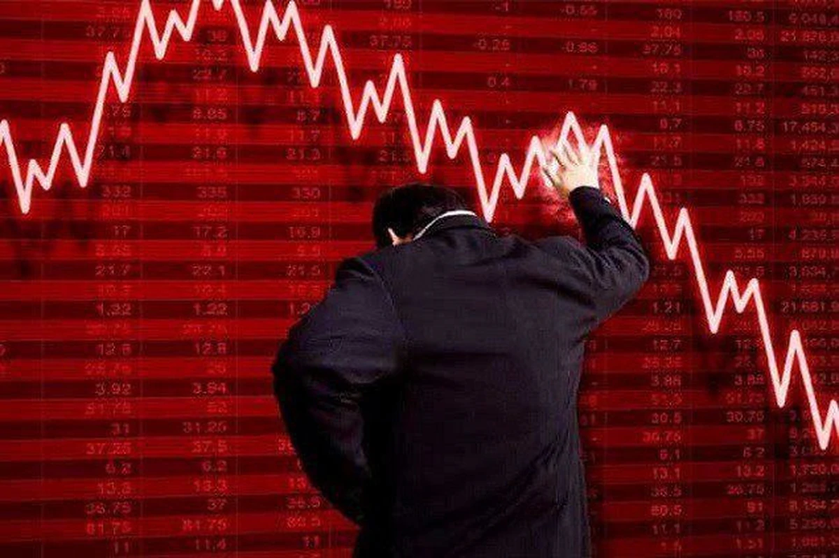 VN-Index 200포인트 급락…베트남 증시 투자자에게 전문가 조언