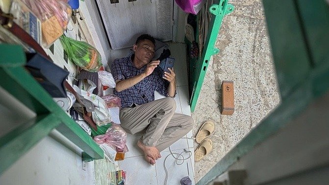 호찌민 수로 정비로 쪼개진 집…4㎡ 남은 공간서 생활
