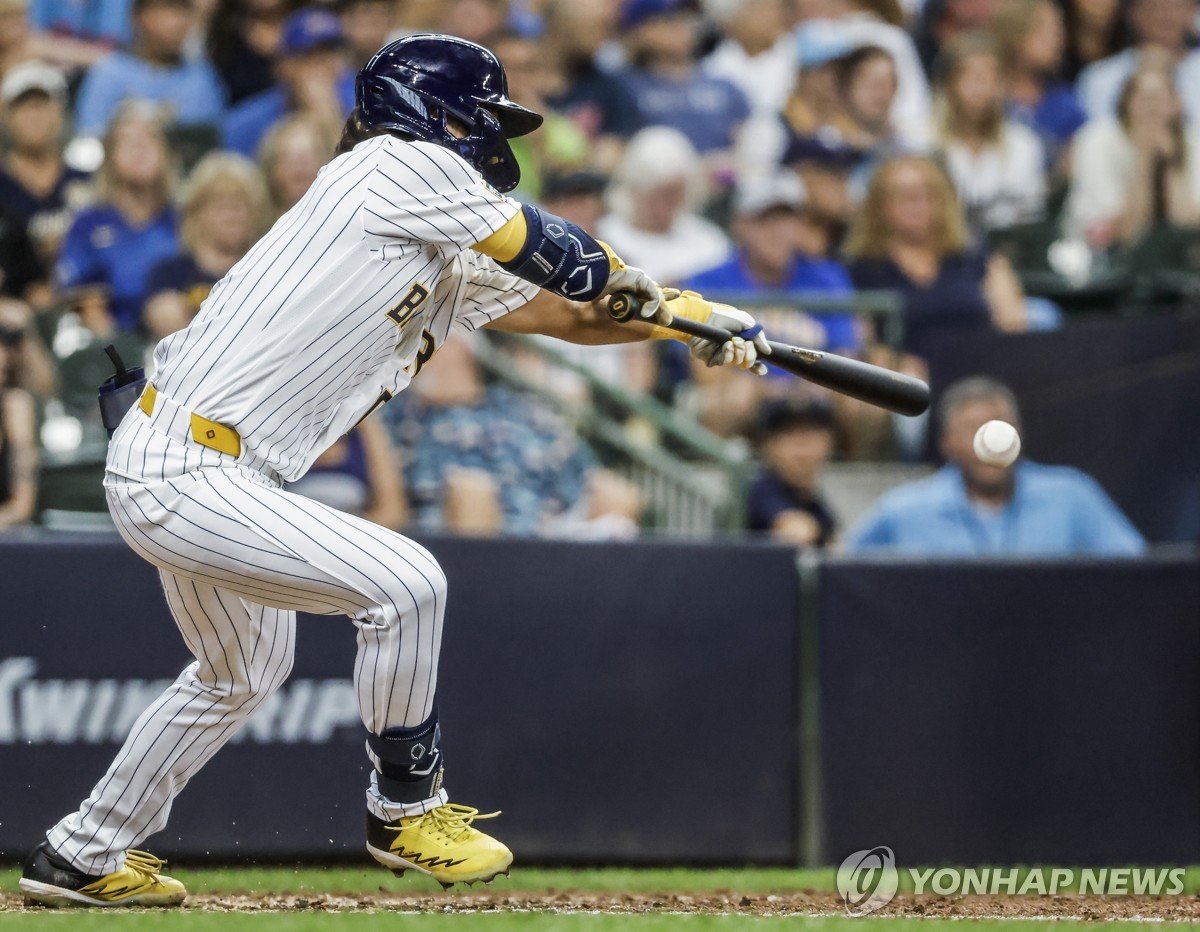 배지환, 밀워키 이적 후 번트 안타로 MLB 복귀