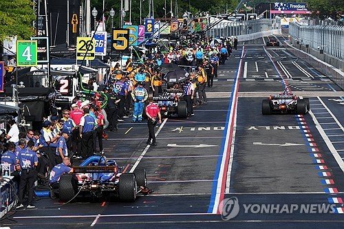 트럼프가 띄운 미국 인디카 경주 개막…워싱턴DC서 시속 300㎞ 질주