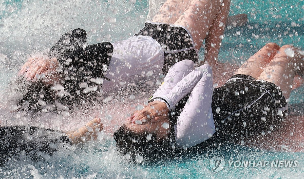 한국 전역 무더위·열대야 지속…낮 최고 37도