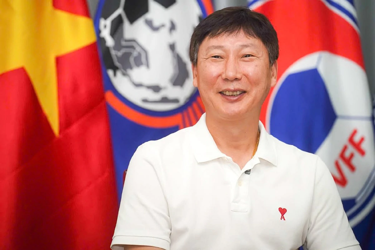 김상식 감독 '베트남 집값 너무 비싸 못 사'…부인은 정착 권유