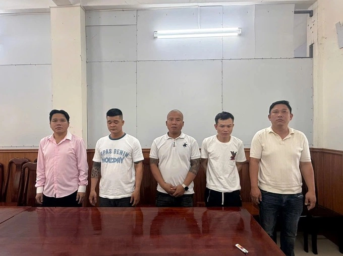 다낭 경찰, 3년 전 호이안서 덴마크 관광객 강도질한 오토바이 기사 5명 체포