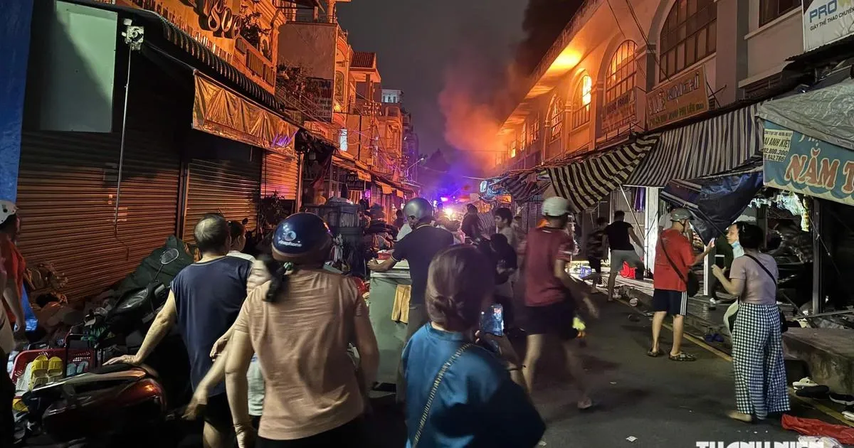 동나이성 비엔호아 시장서 대형 화재… 점포 7곳 소실·인명피해 없어