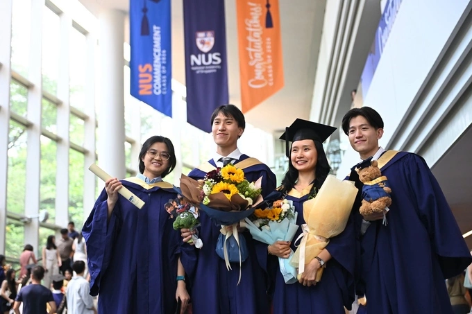 아시아 1위 NUS, 전교생 ChatGPT 제공·신입생 AI 필수 수강