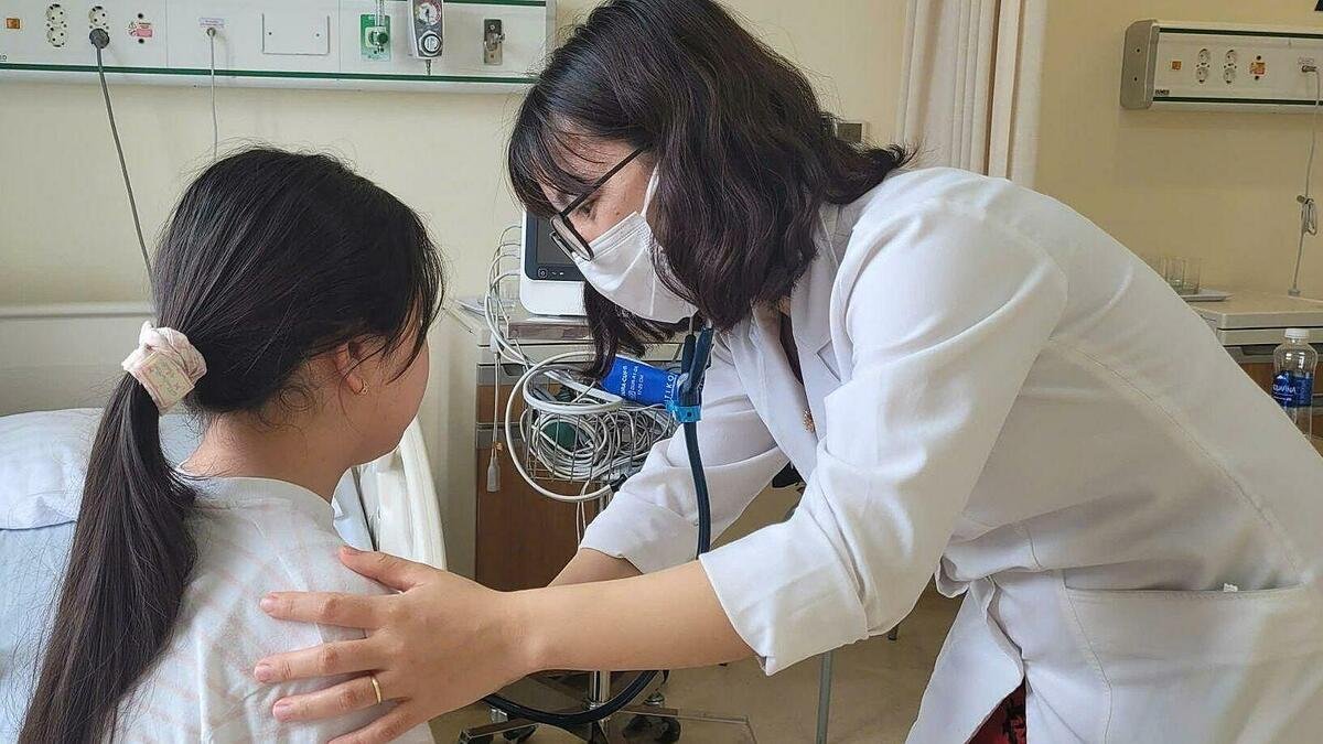 코르티코이드 약물 복용 8세 소녀 쿠싱증후군 진단