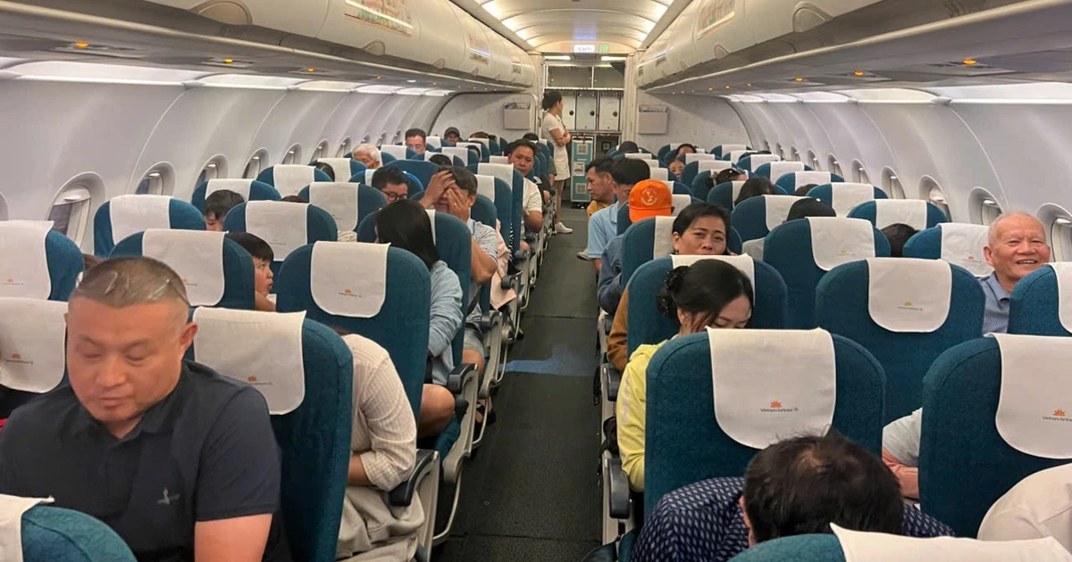 호찌민 떤선녓 공항, 드론 무단 침입으로 운항 일시 중단… 항공기 회항·비상 착륙