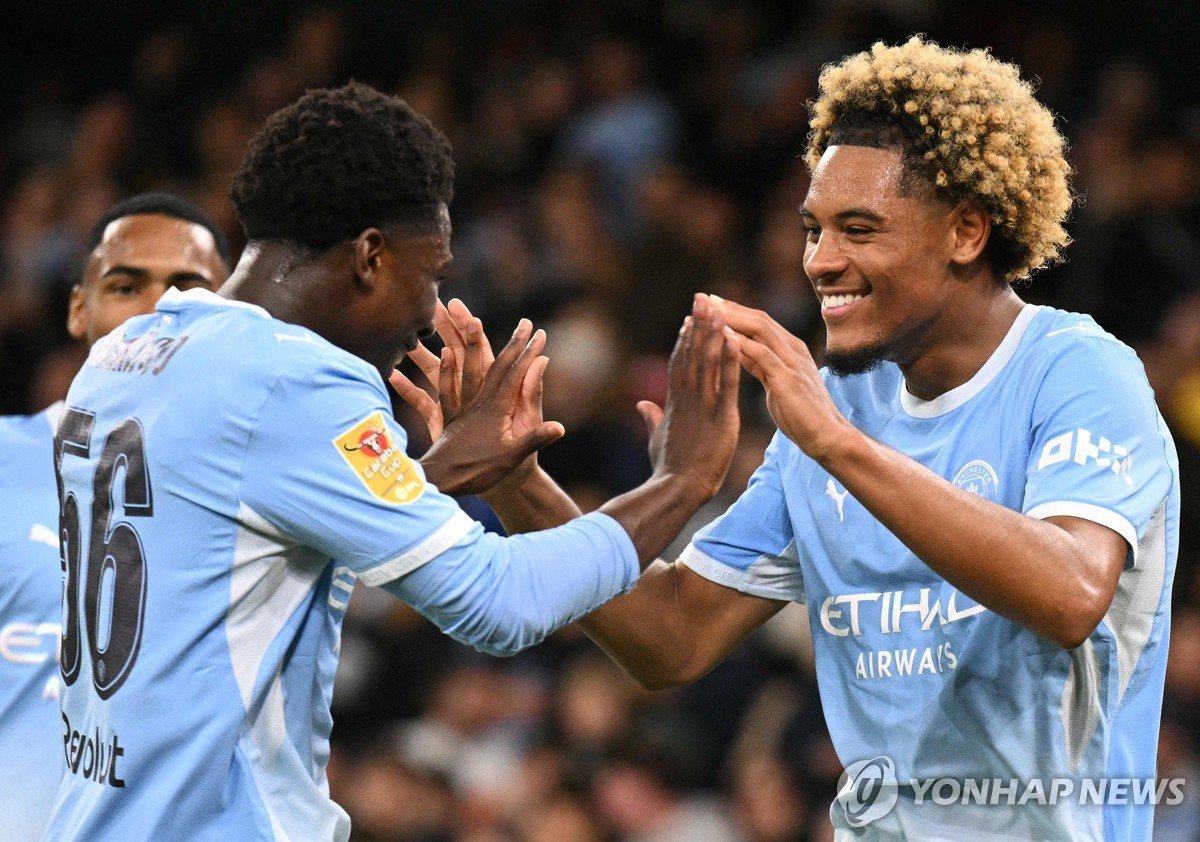 맨시티, 리그컵서 노리치 5-0 대파…17세 삼바 데뷔전 멀티골