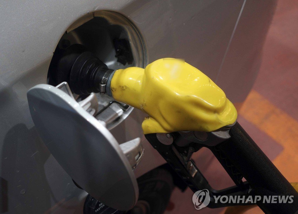 부산 주유소 혼유 사고…휘발유 탱크에 경유 혼입, 차량 180대 피해