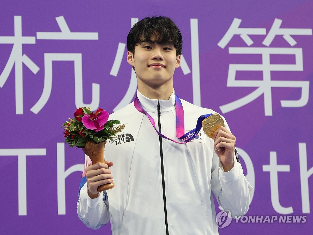황선우, 아시안게임 자유형 200m 2연패 도전…아시아 신기록으로 금메달 사냥