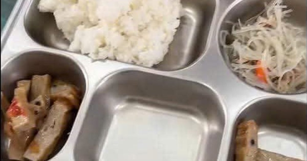 꽝찌성 초등학교 부실 도시락에 학부모 공분