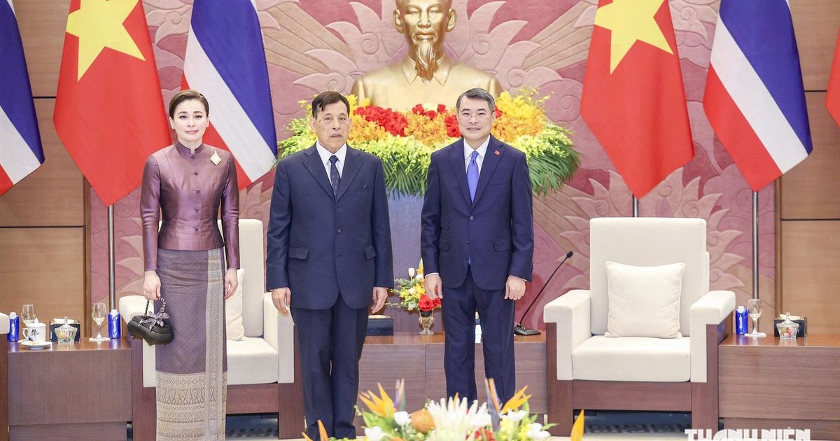 베트남 총리, 태국 국왕 접견… 