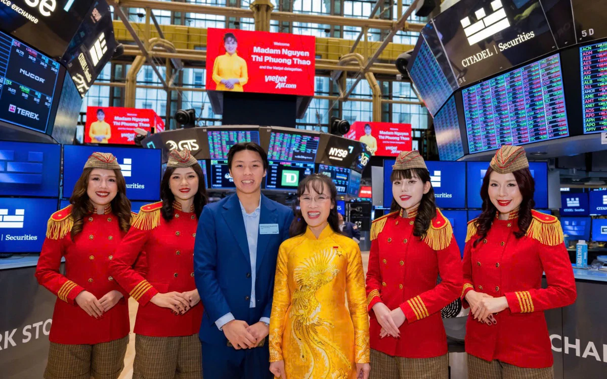 비엣젯 타오 회장 장남, NYSE 타종식 등장… 2002년생 2,700억 동 주식 부호