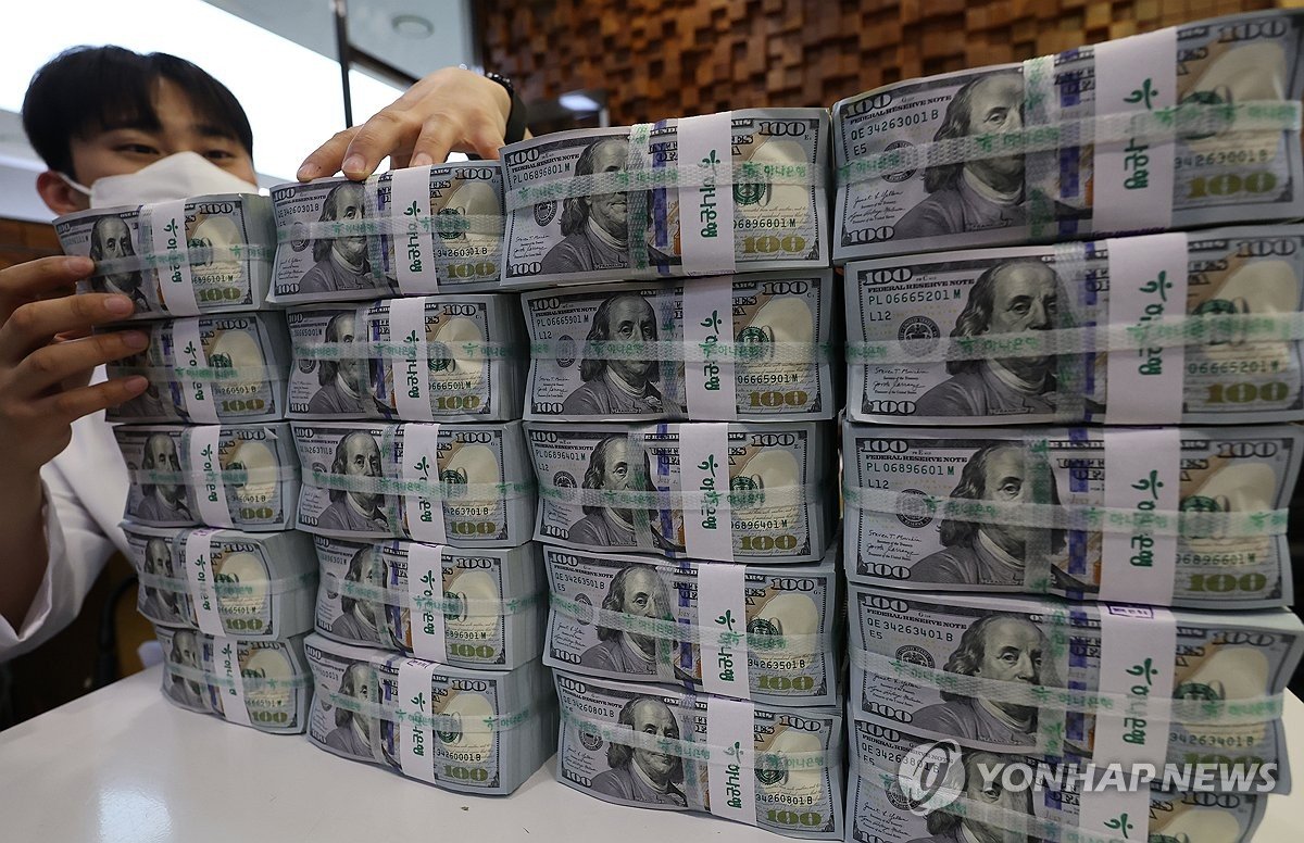 이달 환율 2년1개월만에 최저…원/엔 19년만에 가장 낮아