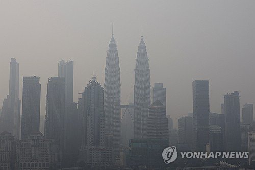 인도네시아 대규모 산불 연무 확산…주변국 대기질 악화 심각
