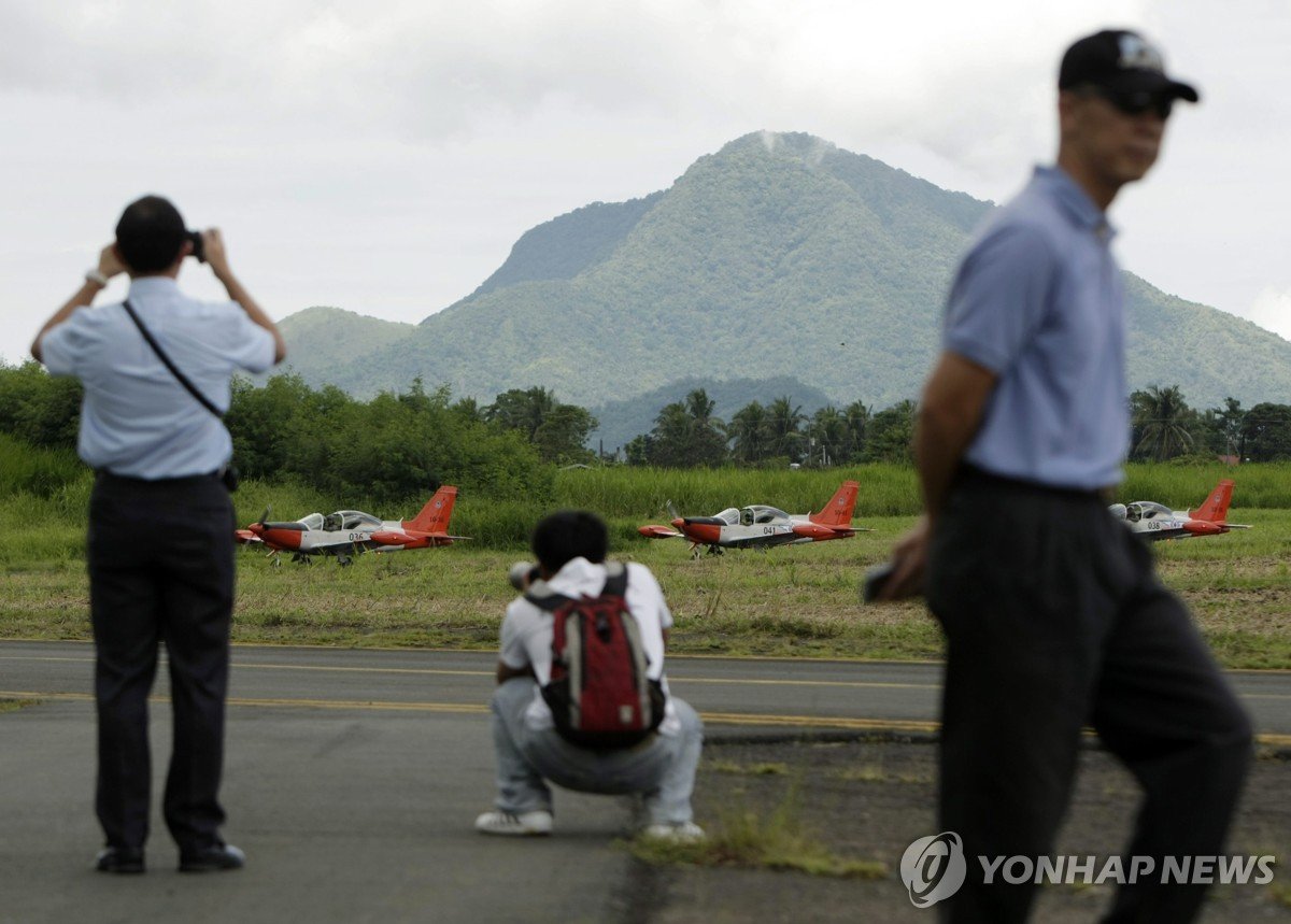 필리핀 공군 훈련기 2대 공중 충돌…조종사 4명 전원 사망
