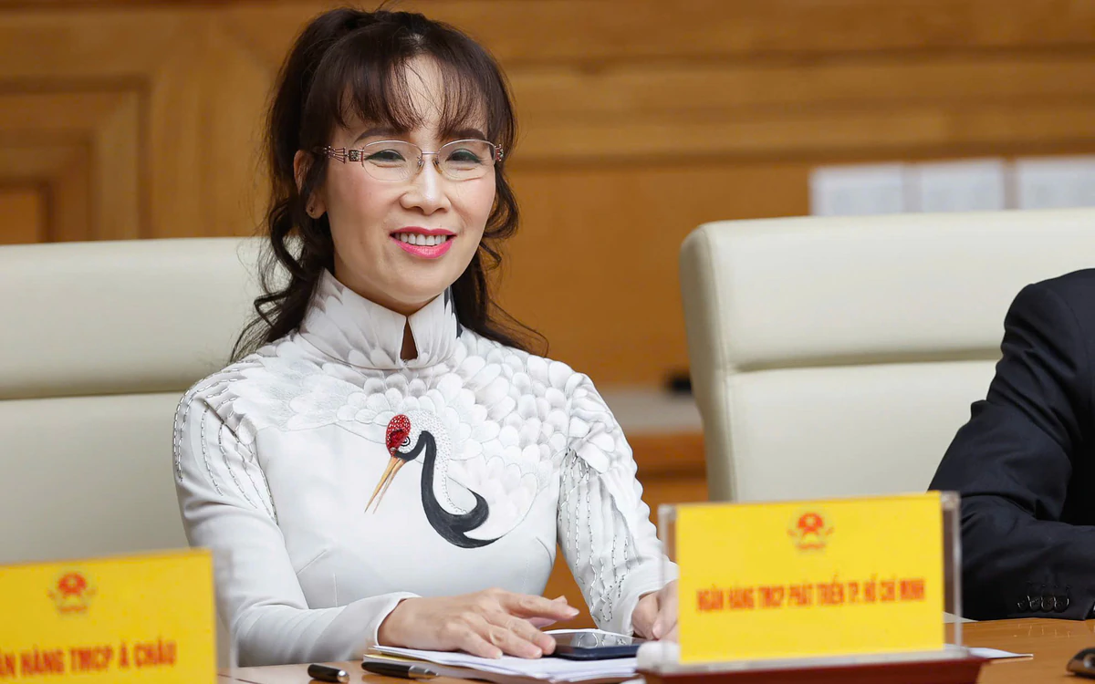 베트남 억만장자 Nguyễn Thị Phương Thảo 투자 두 대학, 엇갈린 실적