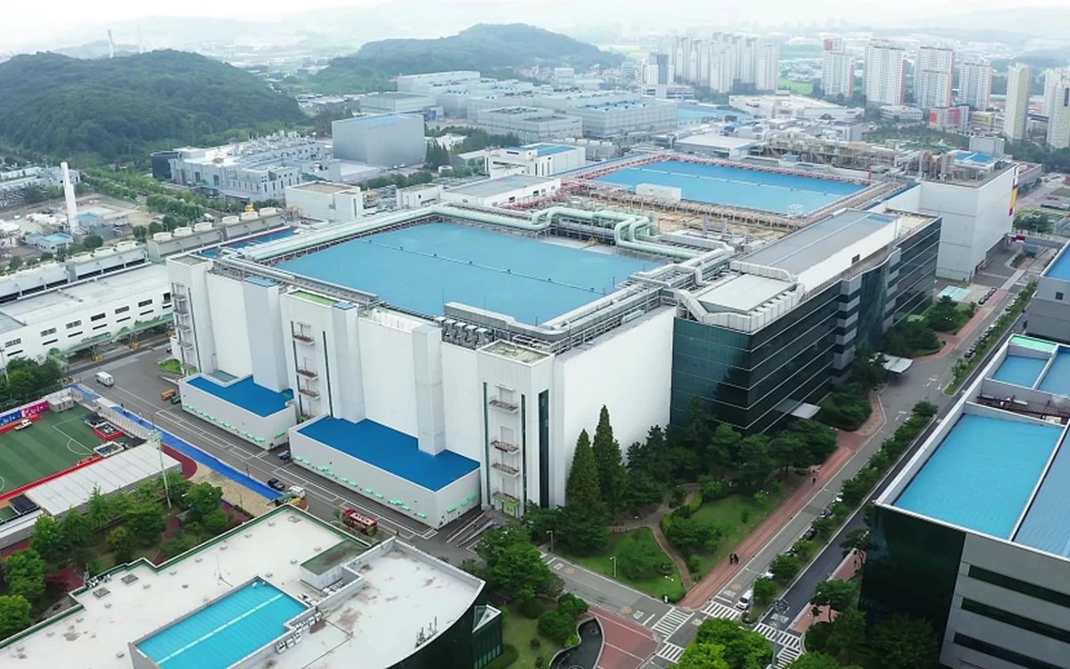 삼성전자, 베트남 엔지니어 100명 한국 파견… 106조 동 반도체 공장 운용 준비
